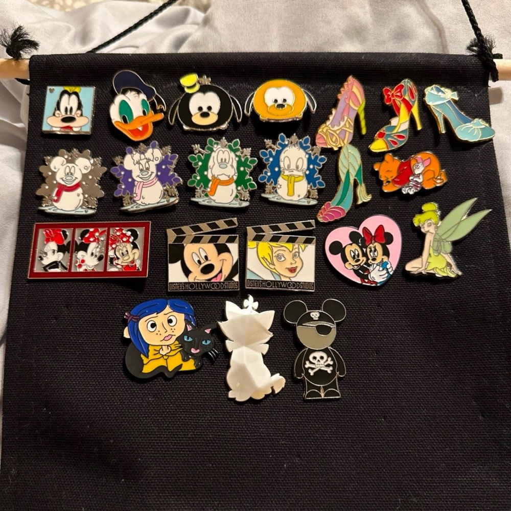 Disney pins